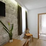 Apartment And Desideria