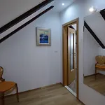 And Desideria Apartment