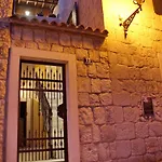 And Desideria Apartment