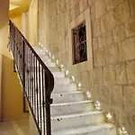 And Desideria Apartment