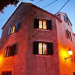 Apartment And Desideria