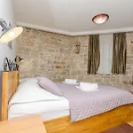 And Desideria Apartment *