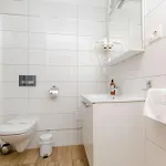 Apartment And Desideria *
