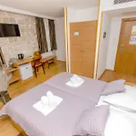 Apartment And Desideria