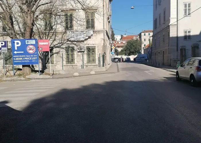 Apartment And Rooms Desideria *