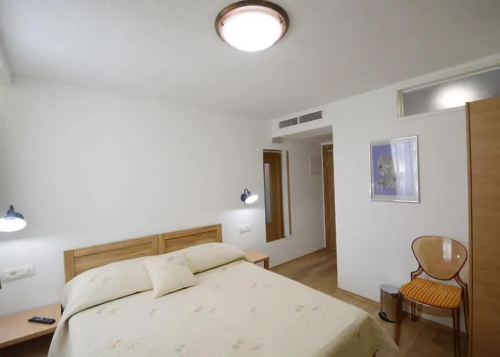 Apartment And Rooms Desideria *