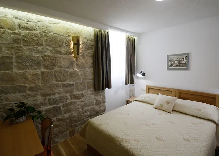 Apartment And Rooms Desideria Split