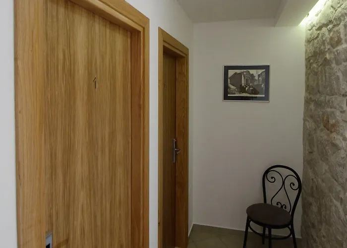 Apartment And Rooms Desideria *