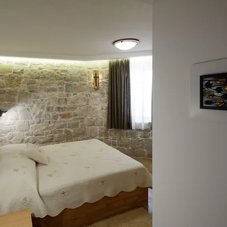 Desideria Gostinjska kuća 4*