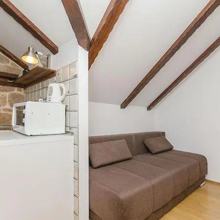 And Desideria Apartamento