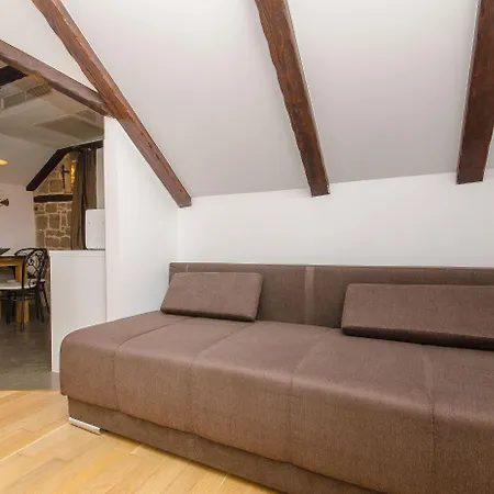 And Desideria Apartment *
