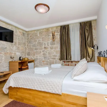 And Desideria Apartment