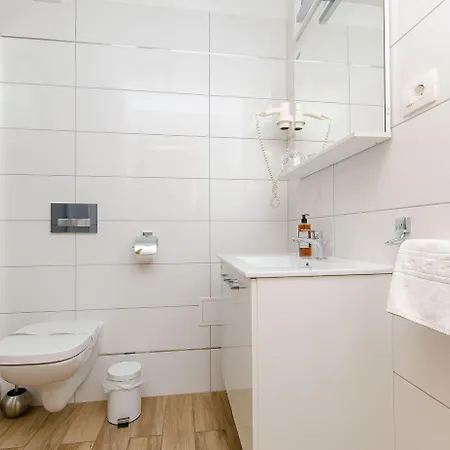 Apartment And Desideria *