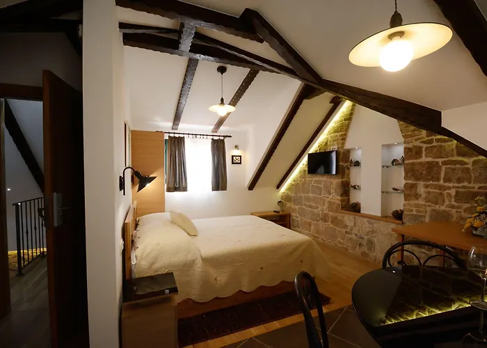 Apartment And Rooms Desideria