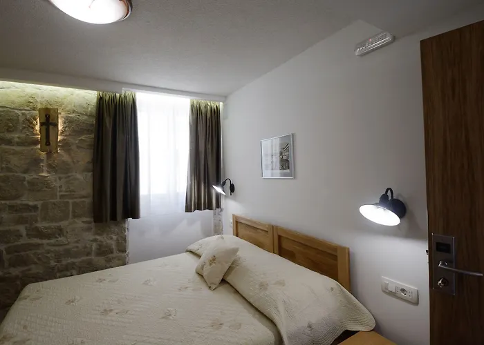 Apartment And Rooms Desideria Апартаменты Сплит