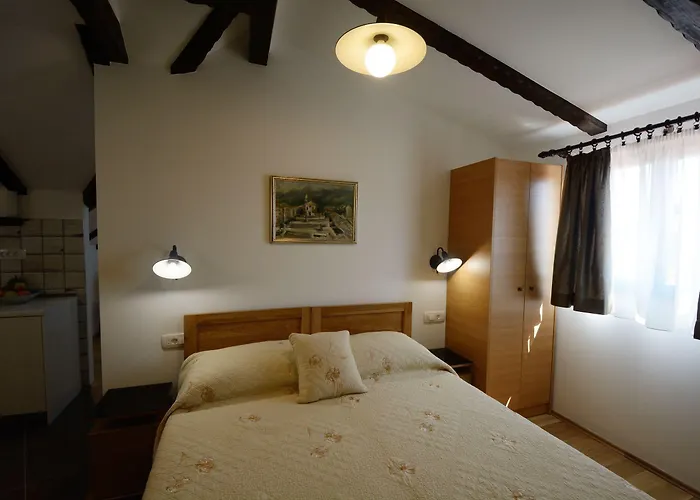 Apartment And Rooms Desideria Апартаменты Сплит