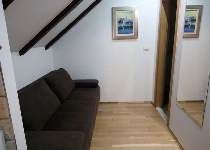 Apartment And Rooms Desideria *