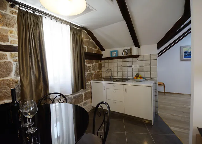 Apartment And Rooms Desideria Сплит