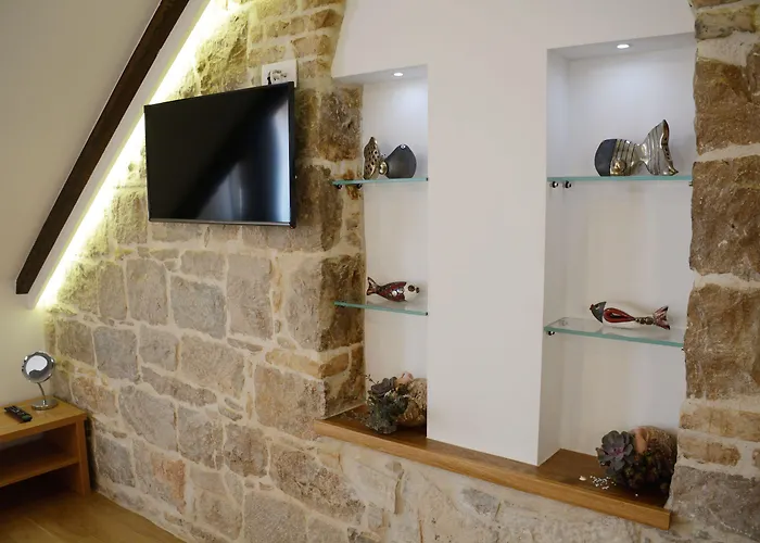 Apartment And Rooms Desideria *