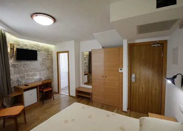 Apartment And Rooms Desideria