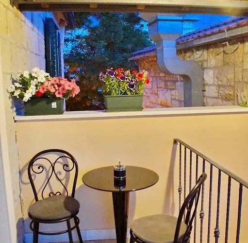 Апартаменты Apartment And Rooms Desideria